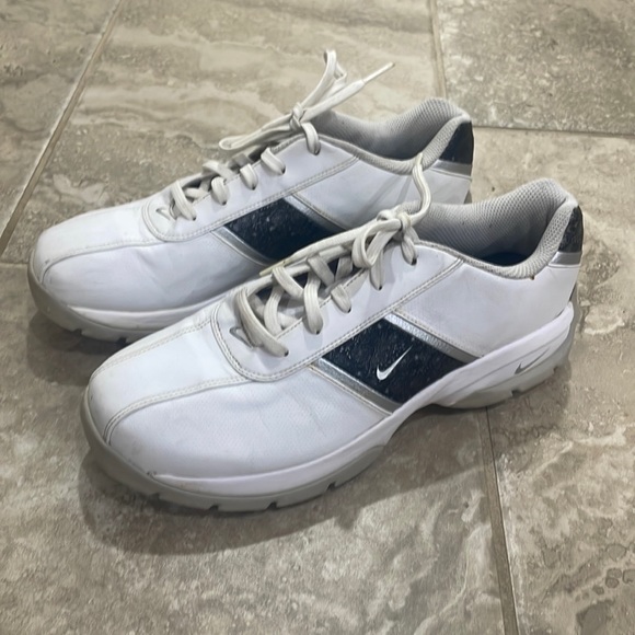 Nike Shoes - Nike Women’s golf shoes size 8.5